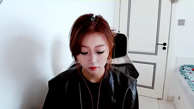 zhenzhen999 online show from 11-01-25, 02:46