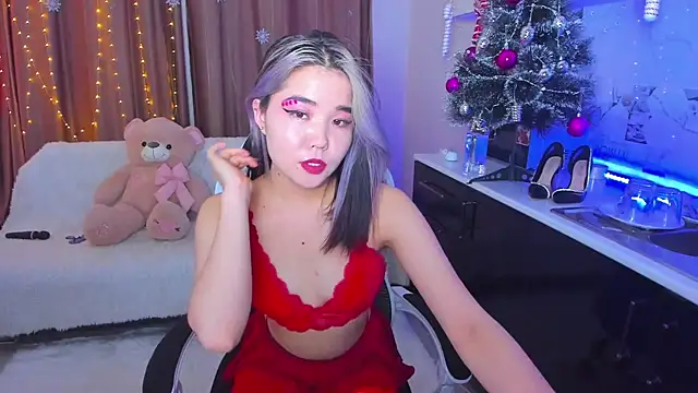 Dollyaa online show from 12-24-24, 10:44