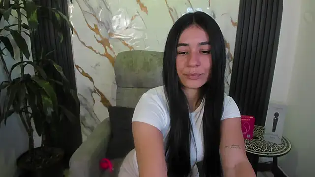 ChloeTurner  online show from 05-05-26, 01:08