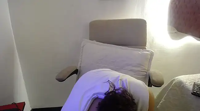 LAURA SMIITH online show from 03-19-25, 06:55