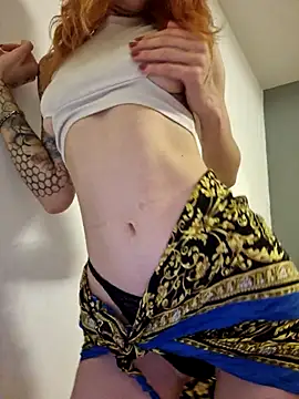 Snapshot of roxi_katty chatting on 11-11-25, 05:29 roxi katty online show from 11-11-25, 05:29