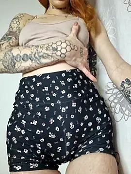 Snapshot of roxi_katty chatting on 12-19-25, 04:41 roxi katty online show from 12-19-25, 04:41