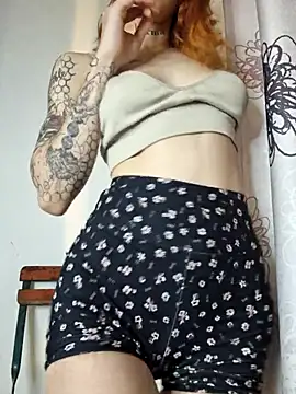 Snapshot of roxi_katty chatting on 12-21-25, 09:22 roxi katty online show from 12-21-25, 09:22