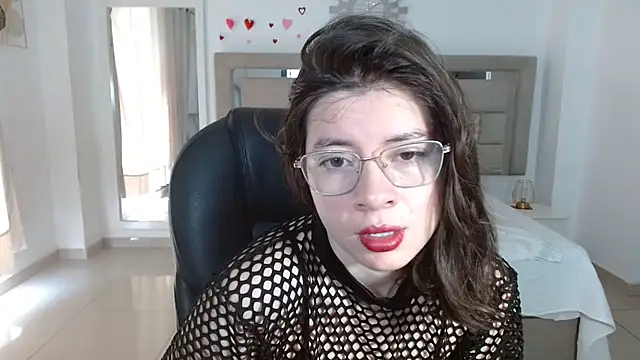 zoecruzz online show from 09-26-25, 02:54