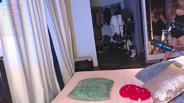 Snapshot of greyslopez chatting on 11-05-25, 10:43 greyslopez online show from 11-05-25, 10:43