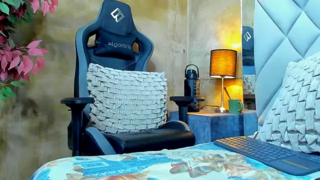 Snapshot of marc_ginale chatting on 09-24-25, 03:10 marc ginale online show from 09-24-25, 03:10