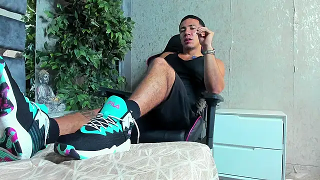 Snapshot of marc_ginale chatting on 10-05-25, 01:15 marc ginale online show from 10-05-25, 01:15