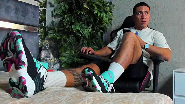 Snapshot of marc_ginale chatting on 10-05-25, 01:20 marc ginale online show from 10-05-25, 01:20