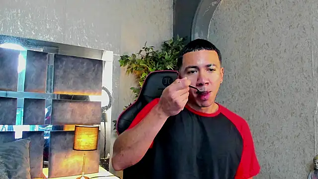 Snapshot of marc_ginale chatting on 10-10-25, 12:48 marc ginale online show from 10-10-25, 12:48