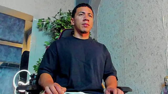 Snapshot of marc_ginale chatting on 11-04-25, 12:37 marc ginale online show from 11-04-25, 12:37