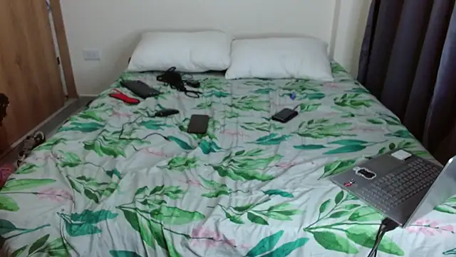 Snapshot of lianandnatasha chatting on 02-05-25, 02:48 lianandnatasha online show from 02-05-25, 02:48