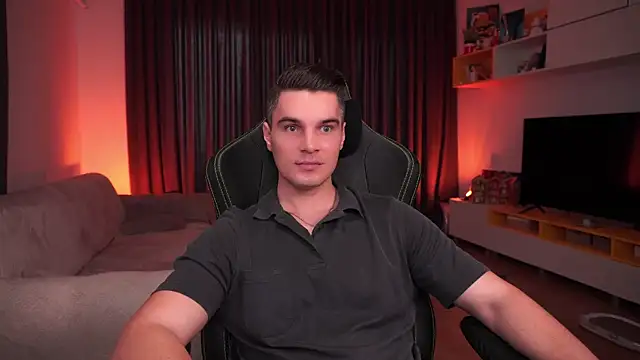 Snapshot of billypassion chatting on 01-25-25, 08:21 billypassion online show from 01-25-25, 08:21