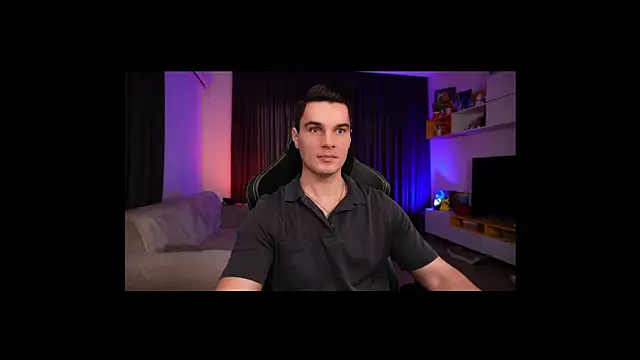 Snapshot of billypassion chatting on 02-06-25, 08:50 billypassion online show from 02-06-25, 08:50