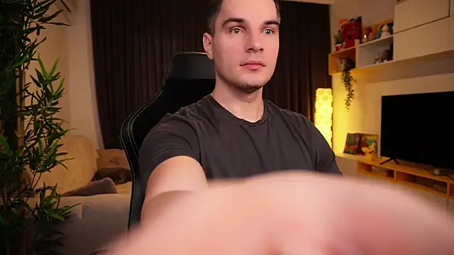 Snapshot of billypassion chatting on 03-02-25, 06:05 billypassion online show from 03-02-25, 06:05