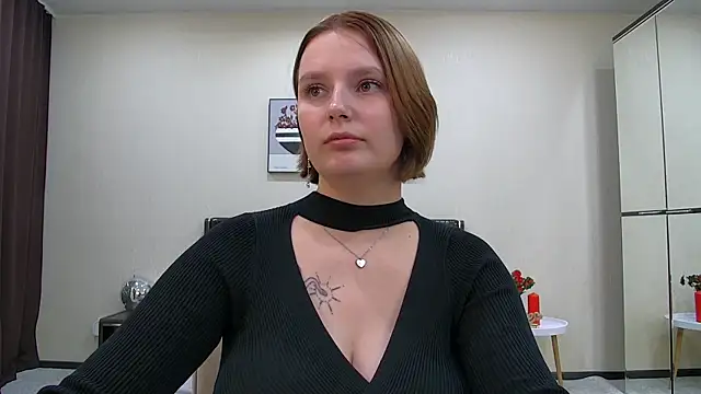 Snapshot of DianeMills chatting on 01-16-25, 01:16 DianeMills online show from 01-16-25, 01:16