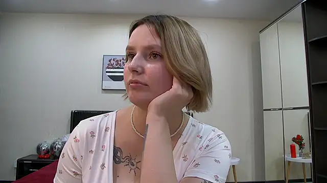 Snapshot of DianeMills chatting on 01-23-25, 01:19 DianeMills online show from 01-23-25, 01:19