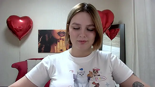 Snapshot of DianeMills chatting on 02-18-25, 07:41 DianeMills online show from 02-18-25, 07:41