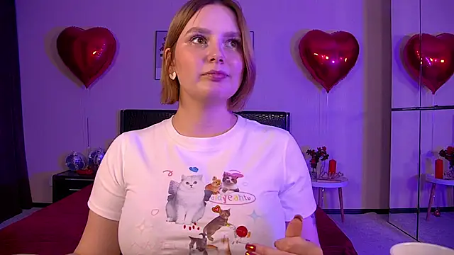 Snapshot of DianeMills chatting on 02-19-25, 10:09 DianeMills online show from 02-19-25, 10:09