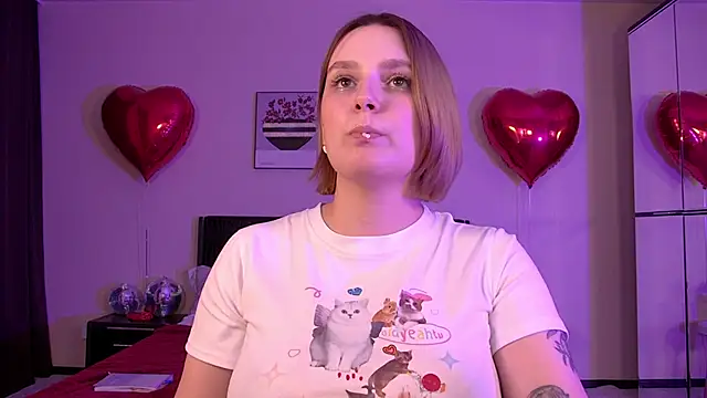 Snapshot of DianeMills chatting on 02-20-25, 01:14 DianeMills online show from 02-20-25, 01:14