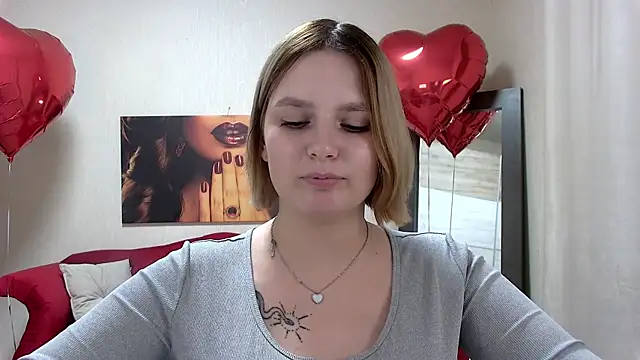 Snapshot of DianeMills chatting on 02-24-25, 03:44 DianeMills online show from 02-24-25, 03:44