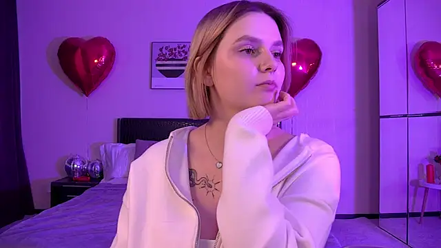 Snapshot of DianeMills chatting on 02-27-25, 04:20 DianeMills online show from 02-27-25, 04:20