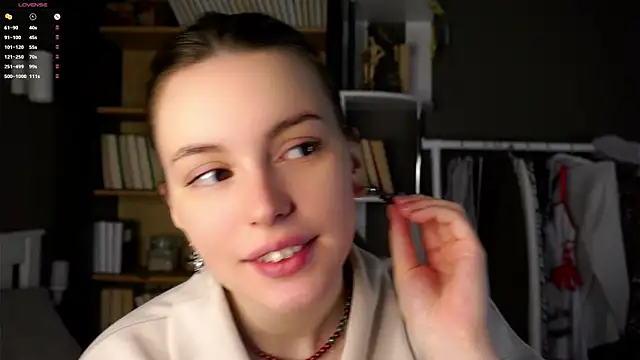 Snapshot of DarylBarks chatting on 10-16-25, 01:06 DarylBarks online show from 10-16-25, 01:06