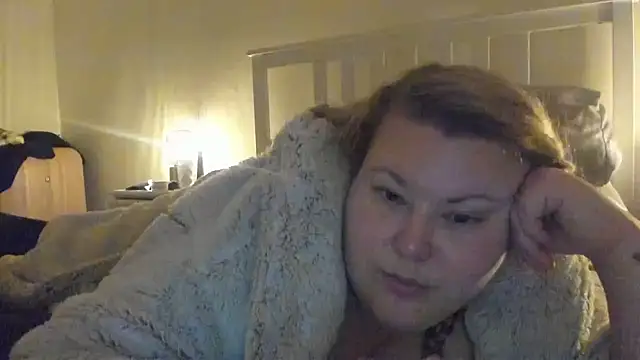 Snapshot of Busty-BBW-Emilie chatting on 01-21-25, 02:00 Busty-BBW-Emilie online show from 01-21-25, 02:00