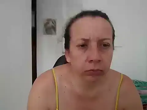 Snapshot of milfevha chatting on 10-28-25, 09:50 milfevha online show from 10-28-25, 09:50