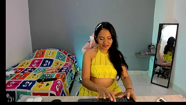 nicol jone1 online show from 01-06-25, 09:43