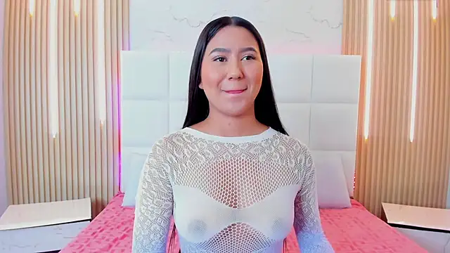 Iris Thompson  online show from 10-19-25, 04:35