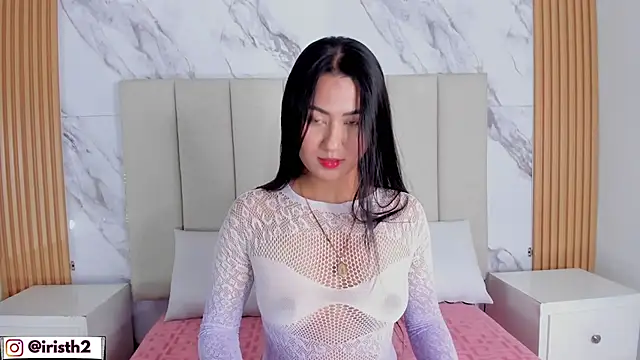 Iris Thompson  online show from 01-06-26, 04:38