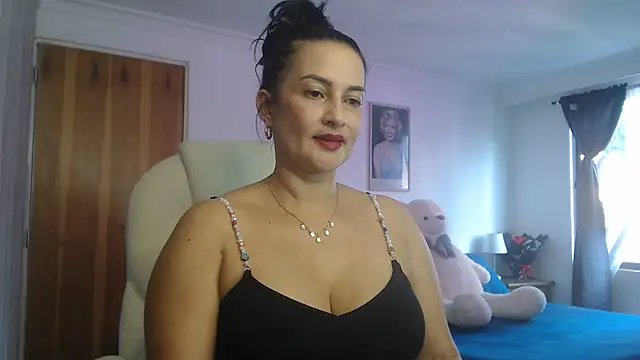 lucy diiaz online show from 09-13-25, 08:19