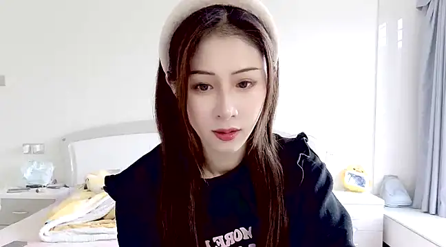 LaLaLiang online show from 12-26-24, 03:38