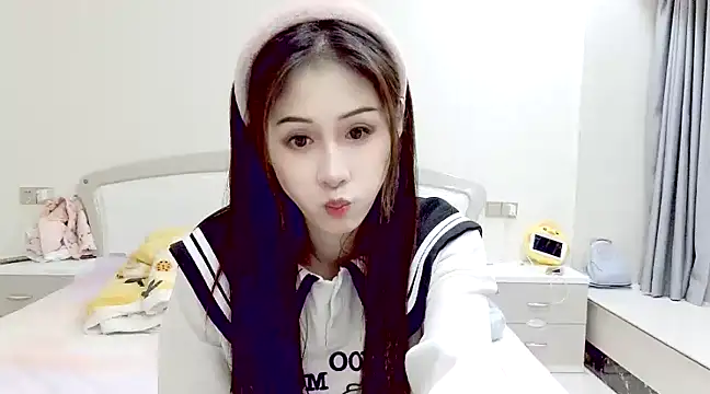 LaLaLiang online show from 12-27-24, 04:10