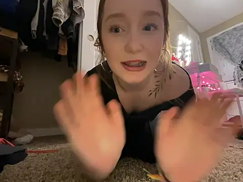Snapshot of gingerbabe18 chatting on 02-06-25, 03:16 gingerbabe18 online show from 02-06-25, 03:16
