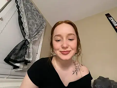 Snapshot of gingerbabe18 chatting on 02-06-25, 06:18 gingerbabe18 online show from 02-06-25, 06:18