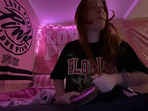 gingerbabe18 online show from 12-19-25, 11:23