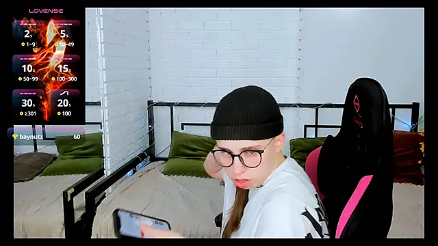 Dolly  Queen  online show from 12-24-24, 02:21