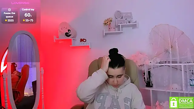 Dolly  Queen  online show from 03-12-25, 11:12