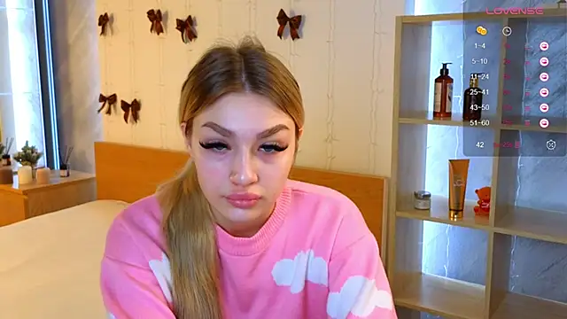 Snapshot of Ella_Milla chatting on 12-25-24, 05:26 Ella Milla online show from 12-25-24, 05:26
