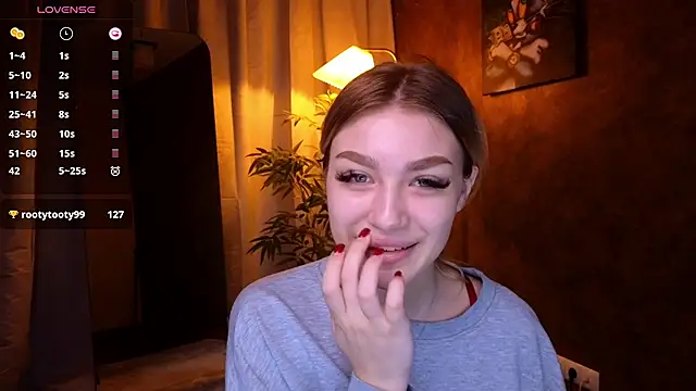 Snapshot of Ella_Milla chatting on 01-08-25, 05:48 Ella Milla online show from 01-08-25, 05:48