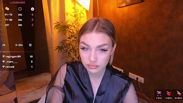 Snapshot of Ella_Milla chatting on 01-09-25, 08:45 Ella Milla online show from 01-09-25, 08:45