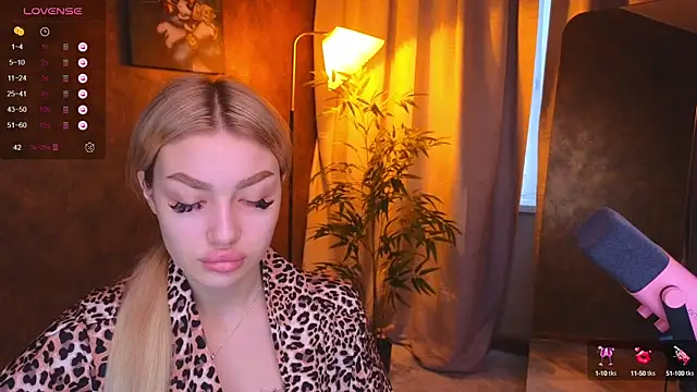 Snapshot of Ella_Milla chatting on 01-14-25, 06:02 Ella Milla online show from 01-14-25, 06:02
