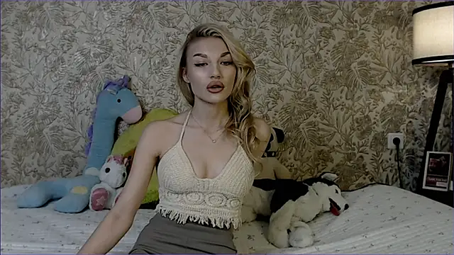 Ella Milla online show from 11-23-25, 10:48