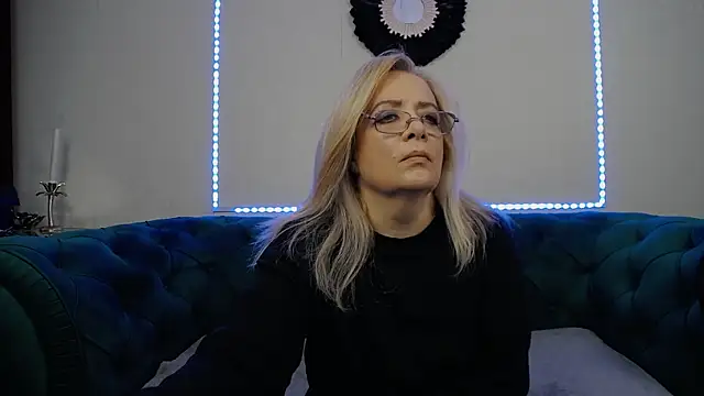 IvanaCharm online show from 11-27-25, 04:25