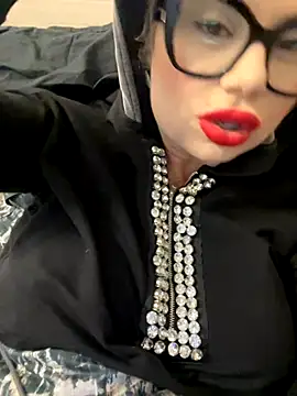 luna 14 online show from 10-18-25, 10:38