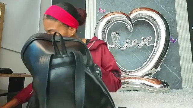 Snapshot of YummyDuooo chatting on 02-18-26, 11:06 YummyDuooo online show from 02-18-26, 11:06