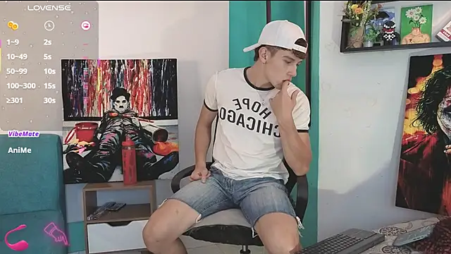 Snapshot of flowers18 chatting on 03-23-26, 10:14 flowers18 online show from 03-23-26, 10:14