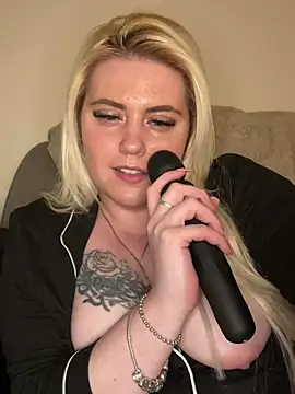 Blondiee3088 online show from 03-07-25, 12:34