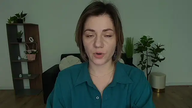 MariaSttone online show from 12-13-24, 03:21